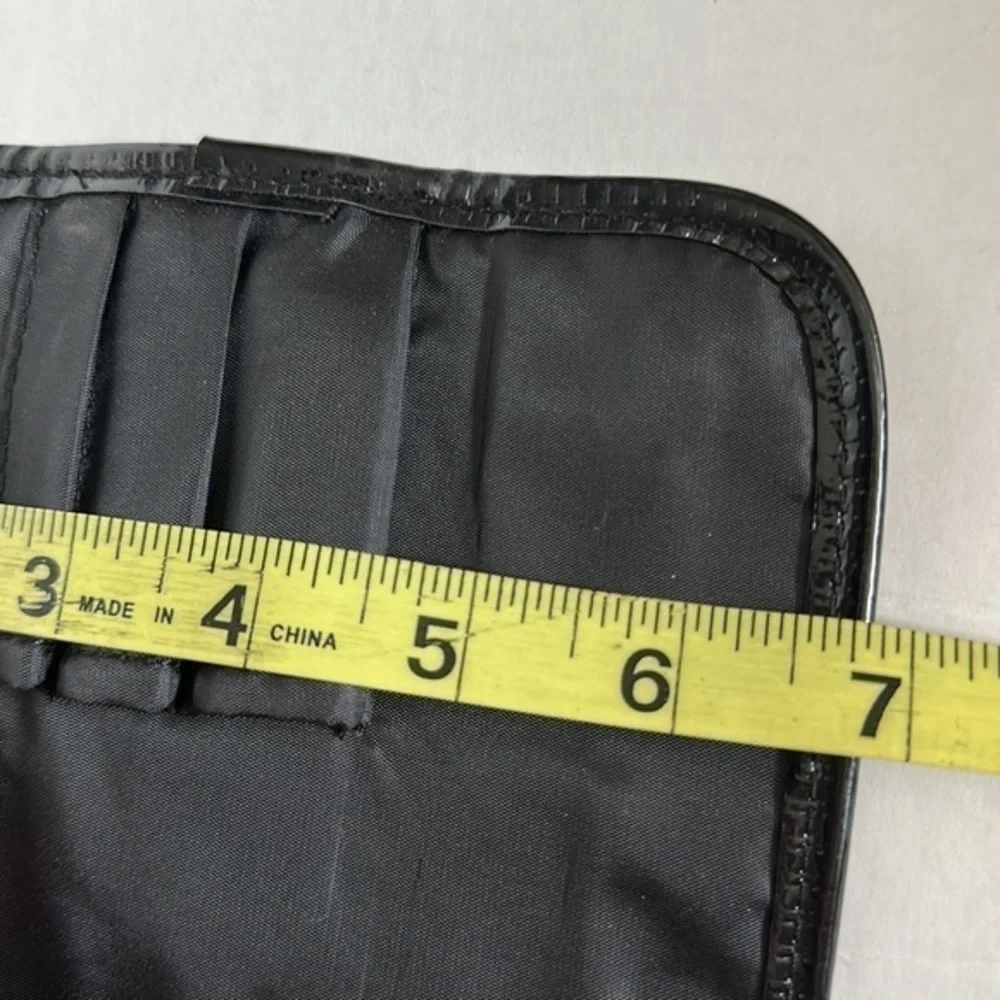 It cosmetics small Travel brush case NWOT